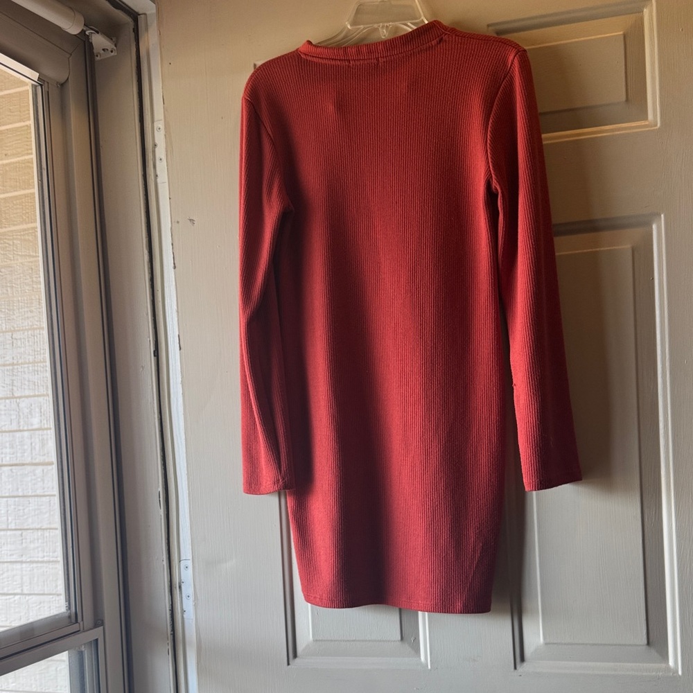 Elegant Red Long-Sleeve Dress